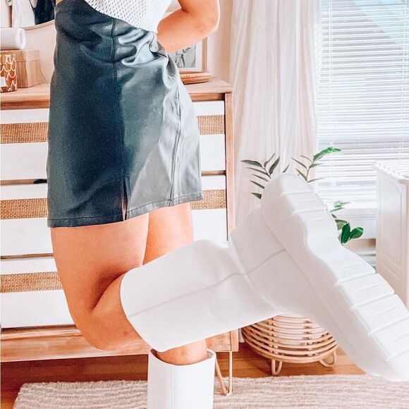 Gia Borghini White Tubular Moon Boots - Picture 3 of 10